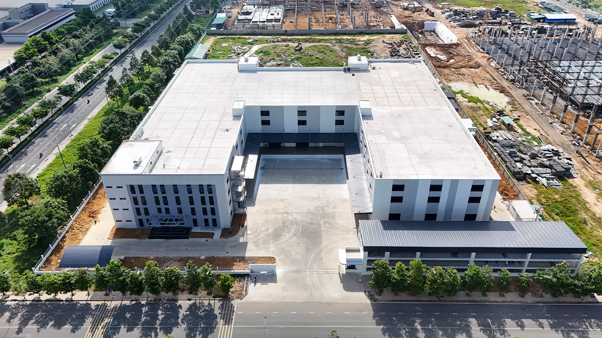Thi công nhà xưởng, nhà cao tầng, nhà phố liền kề